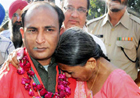 Mumbai engineer returns from Pak after 5 yrs in jail